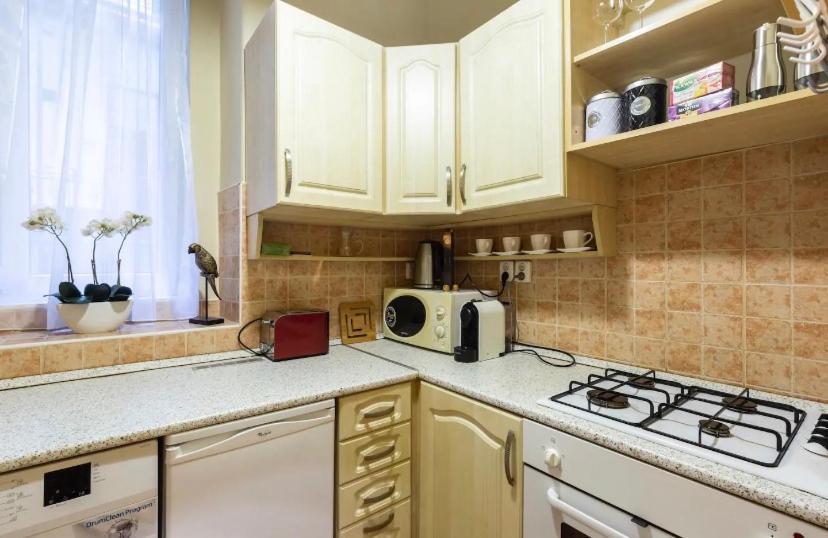 Cherry Blossom Designer Apartment In The Center With Free Parking Budapest Exterior photo